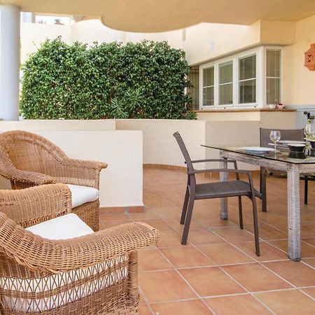 Beautiful Apartment In Marbella-Cabopino With 2 Bedrooms, Wifi And Outdoor Swimming Pool Exterior photo